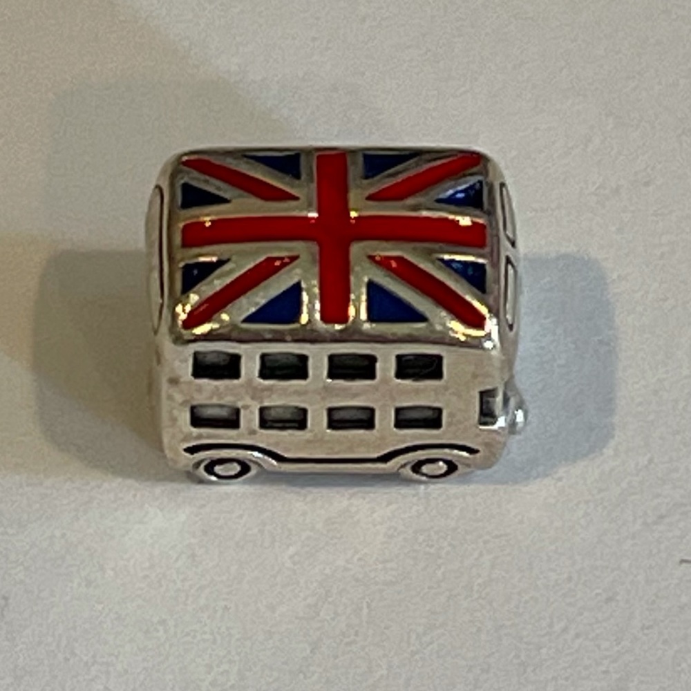 Pandora Union Jack double decker bus silver charm